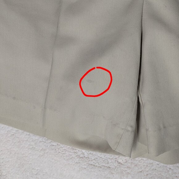 Ladies Cutter & Buck Notre Dame Khaki Shorts Size 8 Polyester Rayon - Picture 6 of 6